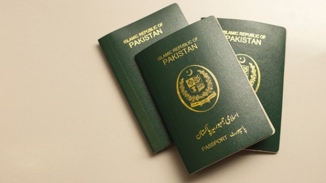 Pakistani Passport Fee Guide April 2025: Normal, Urgent Charges & Delivery Time