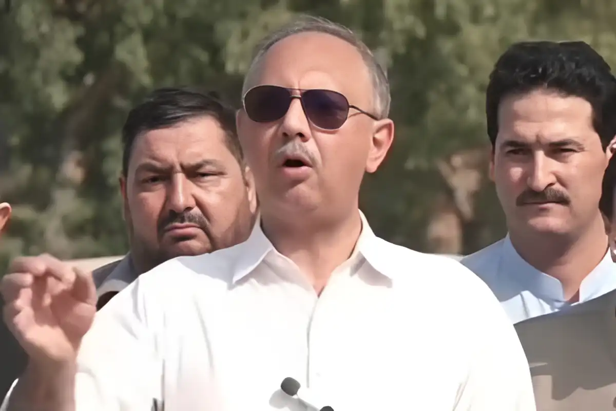 Opposition leader urges CJ to enforce court orders