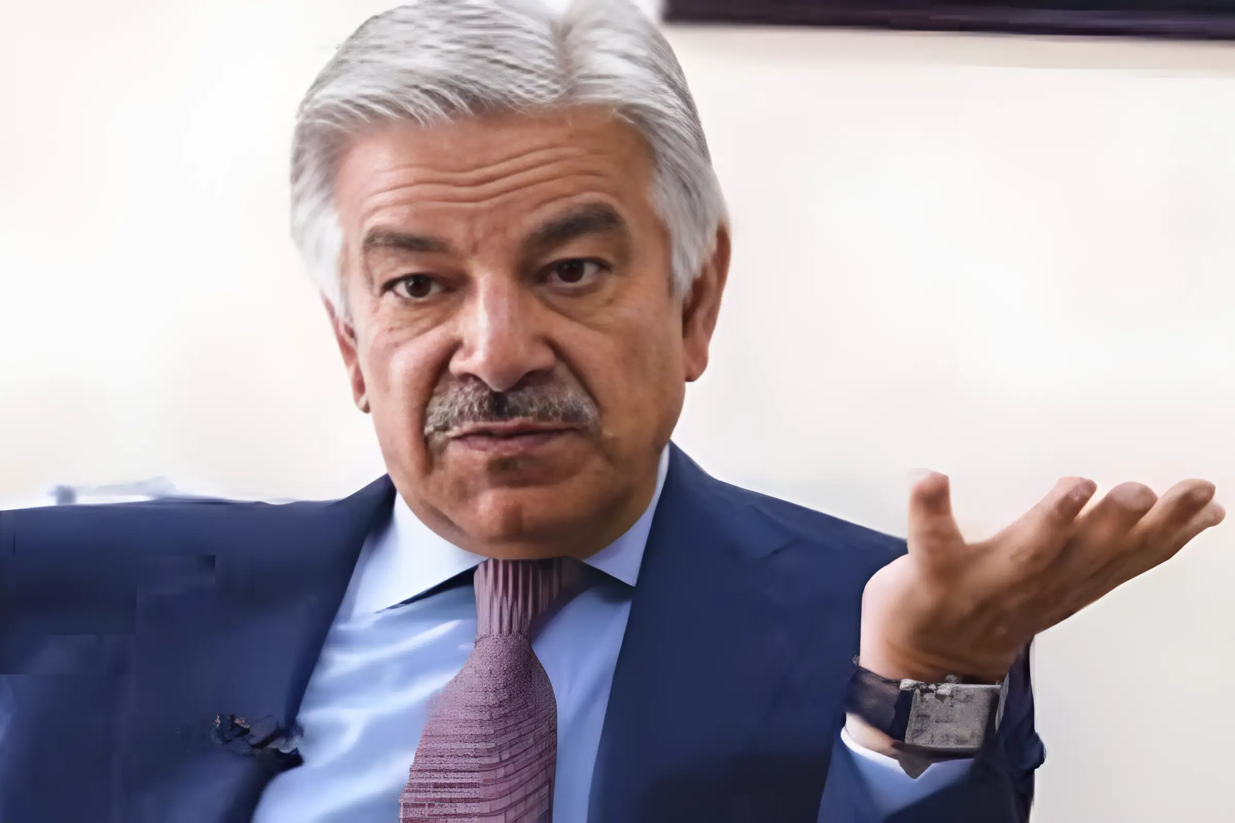 Defense minister warns India against escalating tensions on LoC