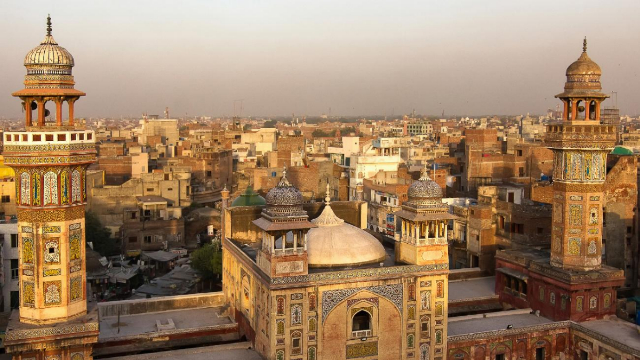 Lahore Weather Today: Hazy Sunshine and High Temperatures Ahead