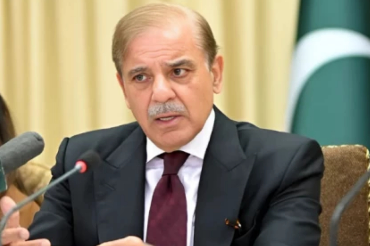 PM announces oil price reduction benefits for public