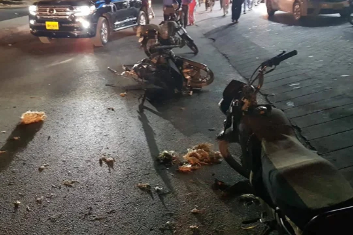 Speeding vehicle hits bikers in Karachi, casualty reported