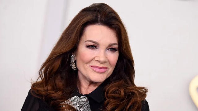 Who is Lisa Vanderpump? Unveiling Personal Life, Professional Life, & Net Worth