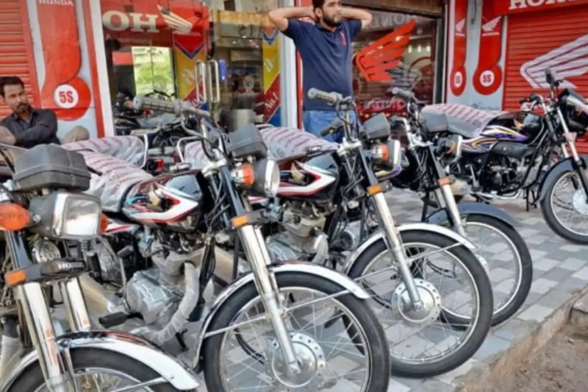 Punjab government moves to cut pollution with new bike law