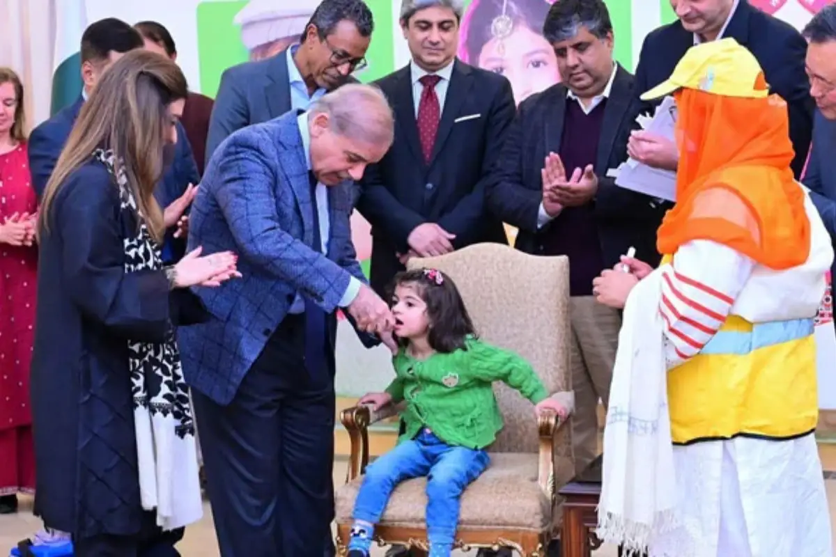 PM launches anti-polio campaign, urges public cooperation