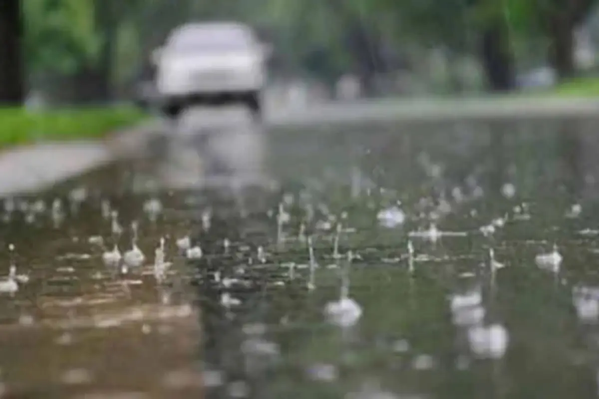 Heavy hailstorm, strong winds hit Islamabad, breaks heatwave