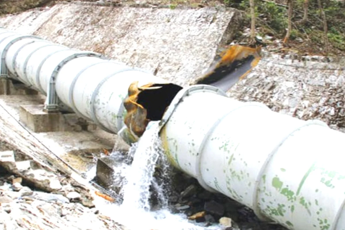 Pipeline Burst Near Karachi University: Check Water Shortage Zones