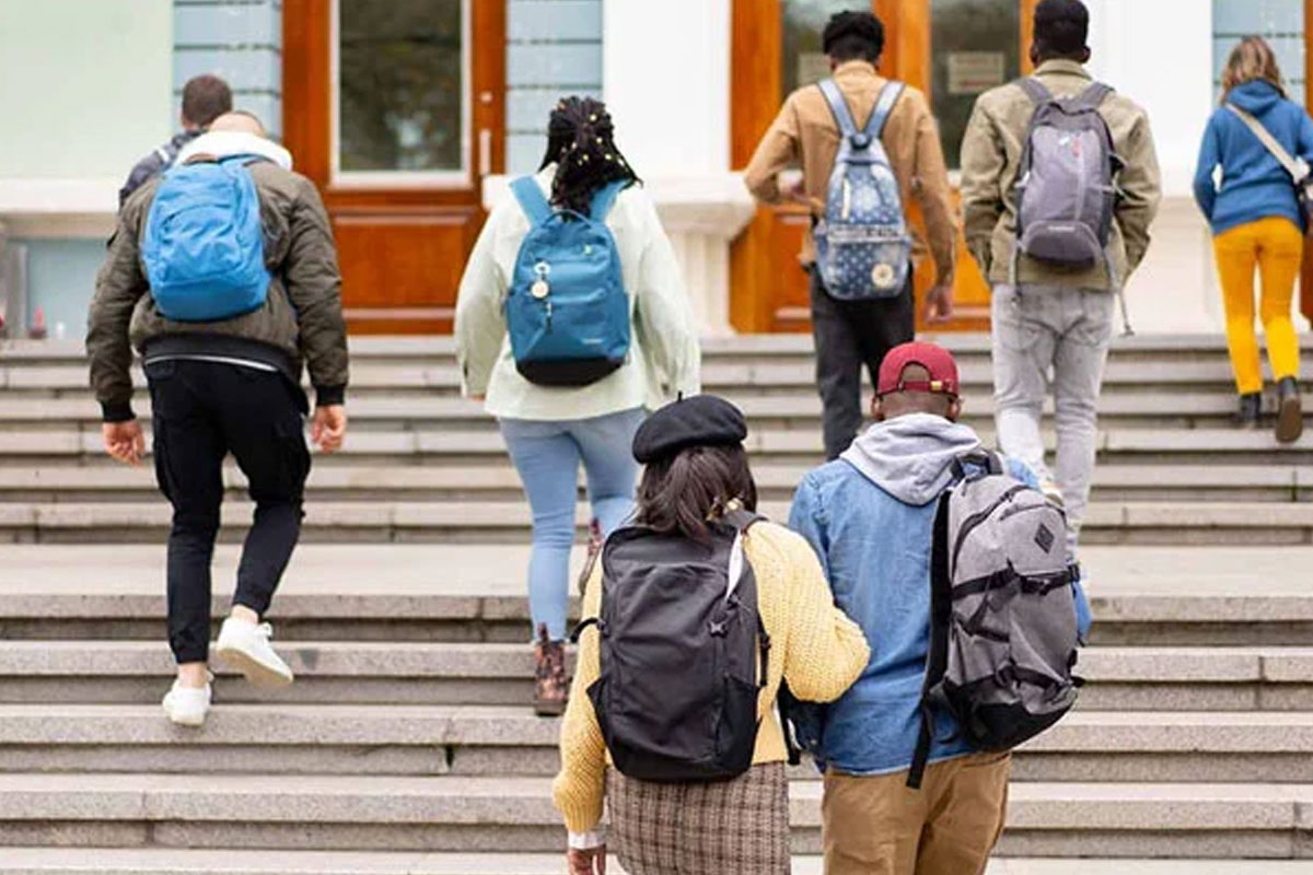 Visas of over 400 int’l students, including Pakistanis, in US universities revoked