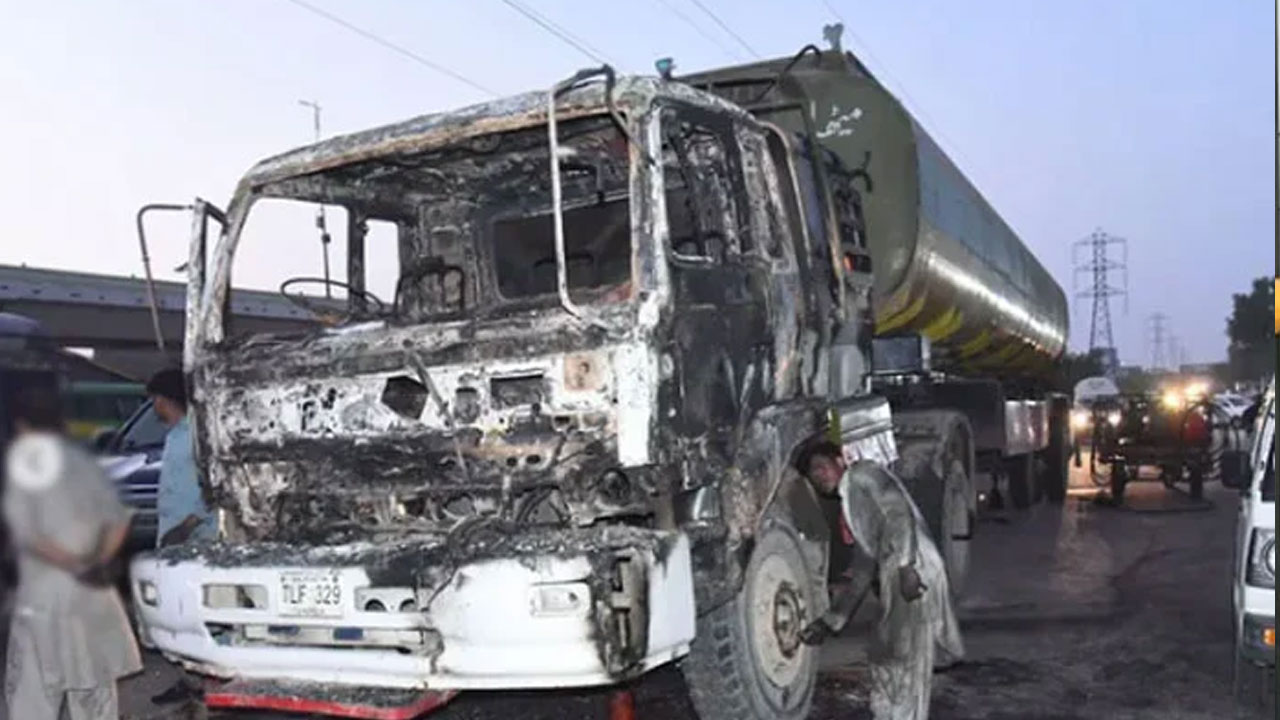 Karachi: Several dumpers set ablaze after reckless driver crushes two motorcycles