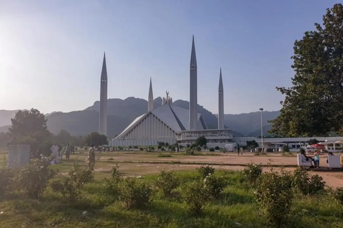 Islamabad Weather Update: Expect Hazy Sunshine and High Heat Today!