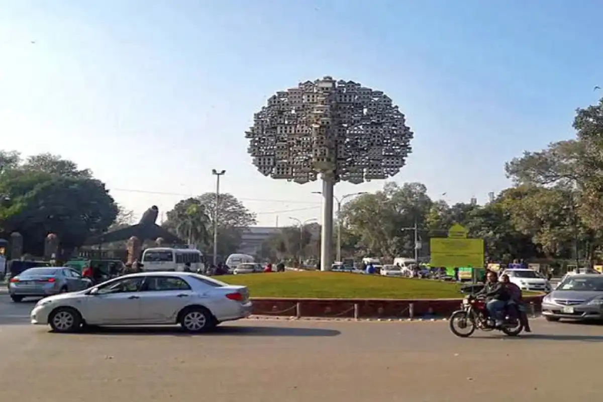 Lahore Weather Today: Temperatures Rise to 40°C with High UV Risk