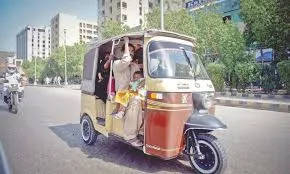 Rickshaws’ entry banned on these 11 Karachi roads