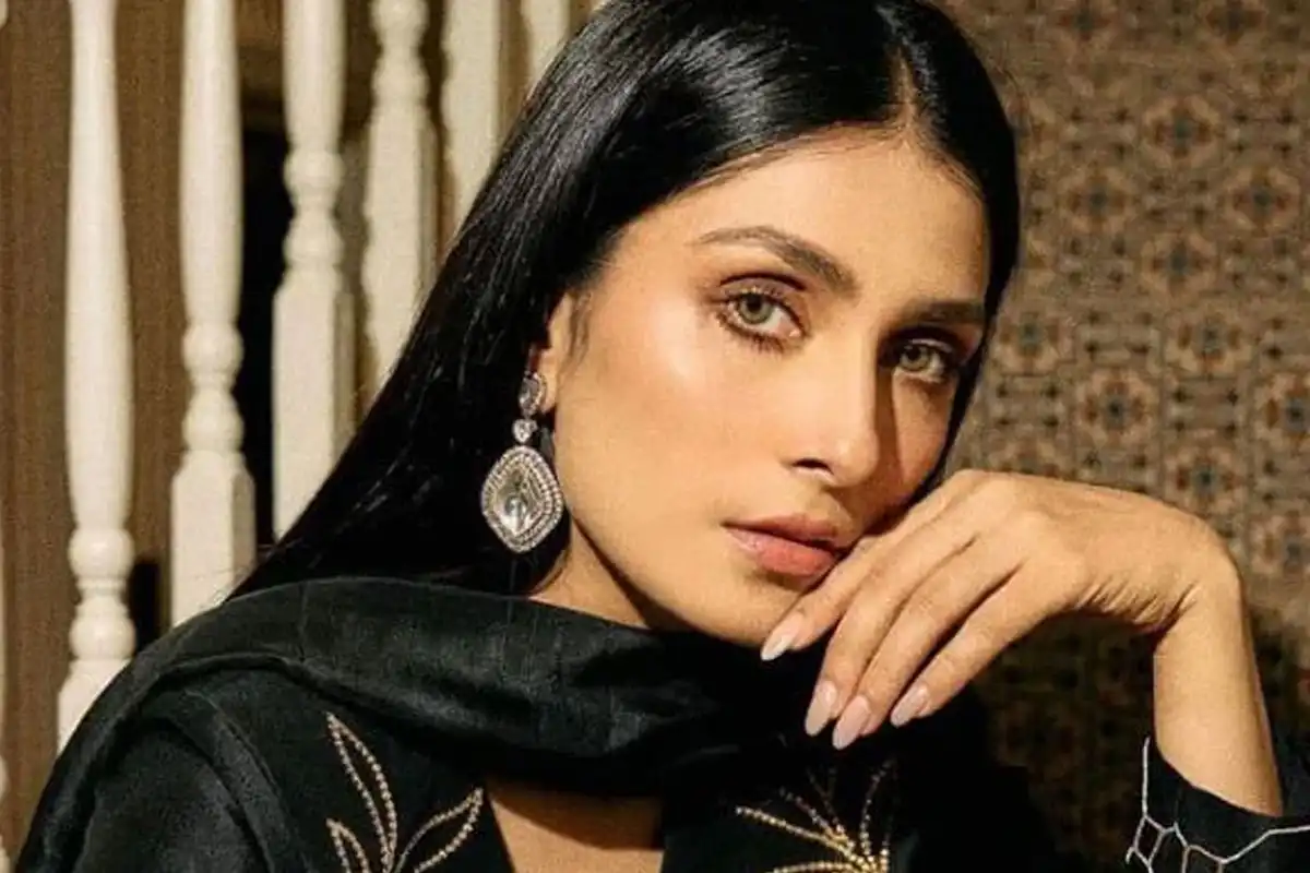 Ayeza Khan under fire for silence amid India-Pakistan conflict