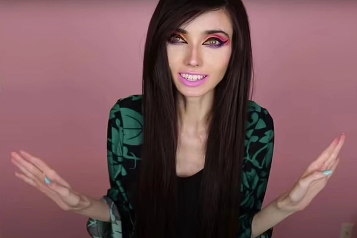 Eugenia Cooney suffers terrifying collapse while on livestream – fans fear for her life
