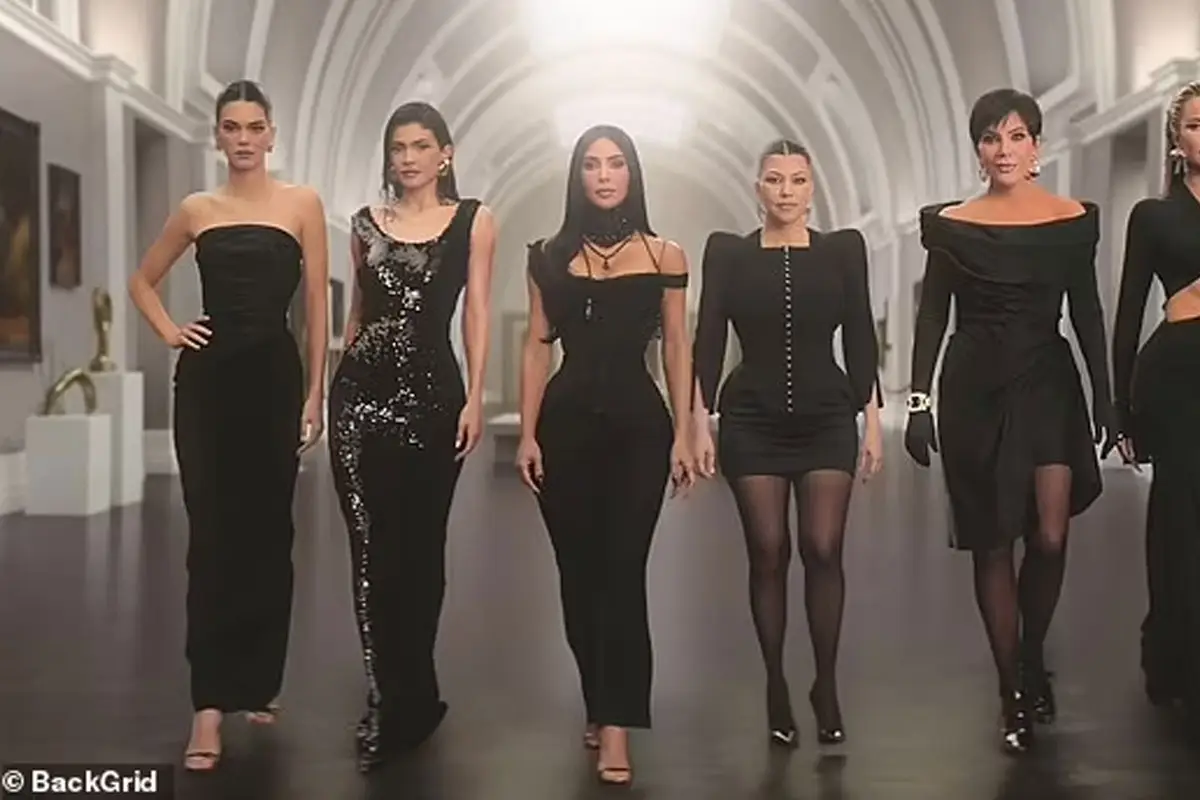 How tall IS Kris Jenner? Kris Jenner Sparks Height and Cosmetic Surgery Buzz After Paris Party Photo