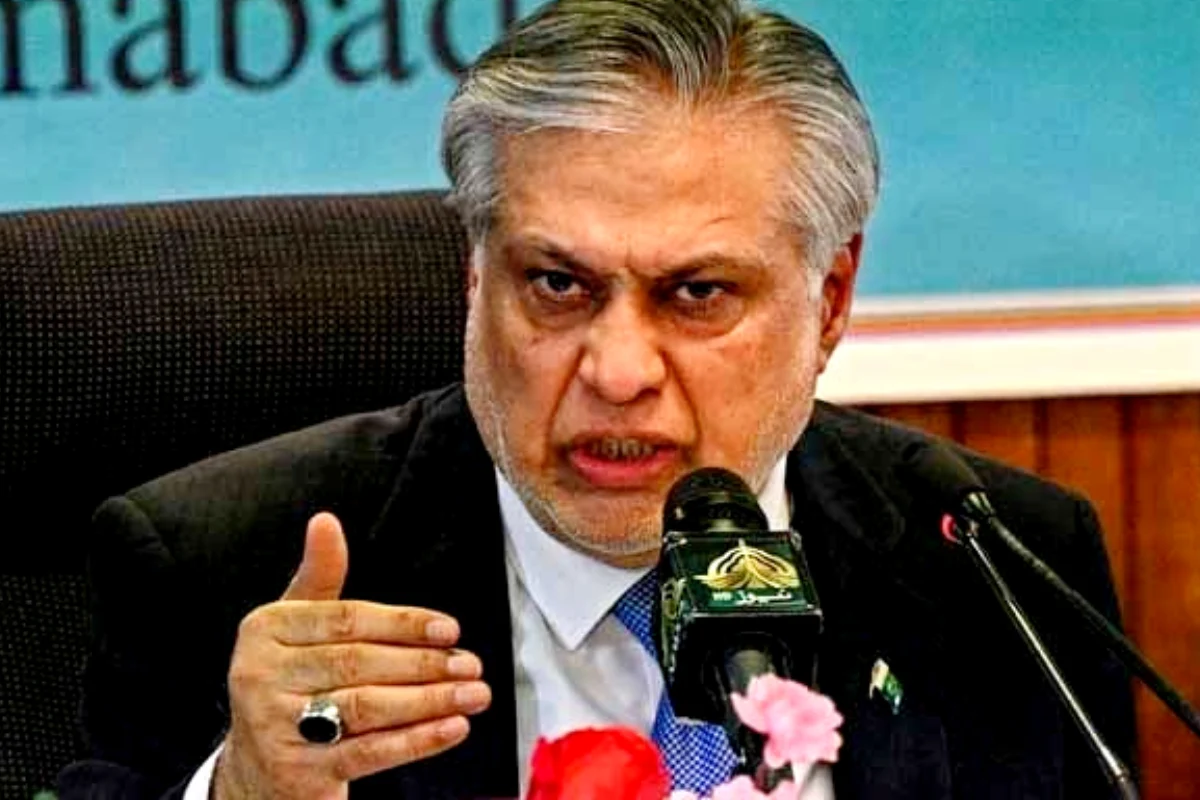Ishaq Dar updates Bangladesh Foreign Affairs Advisor on rising tensions in region