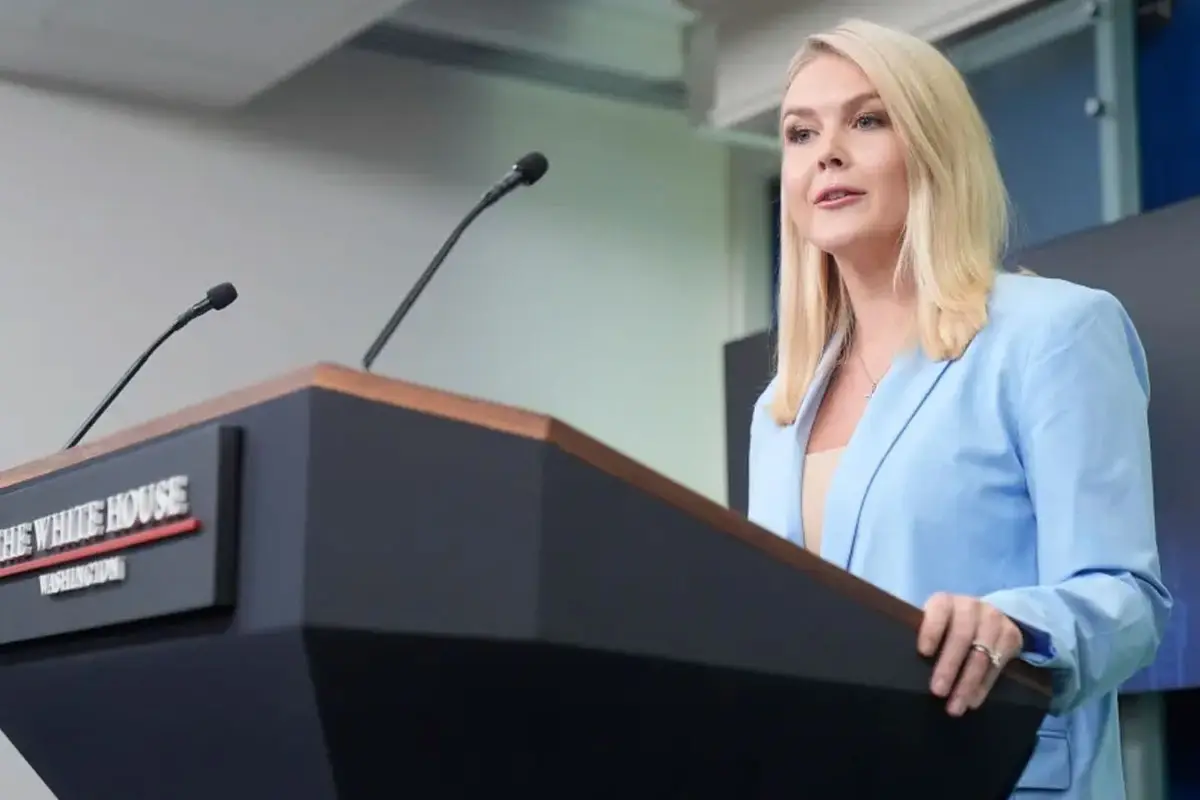 Secret Messages Hidden in White House Press Secretary Karoline Leavitt’s Suits