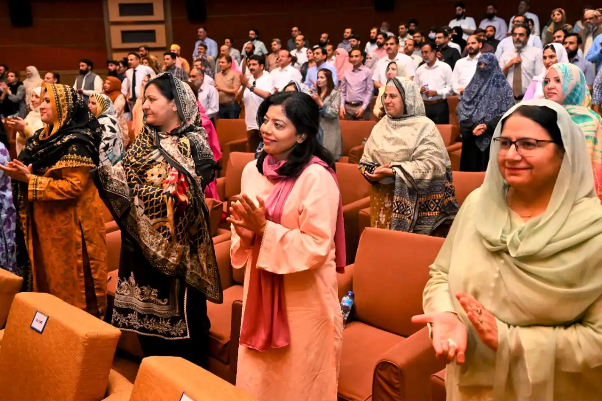 Army Chief Asim Munir meet with Vice Chancellors and senior teachers