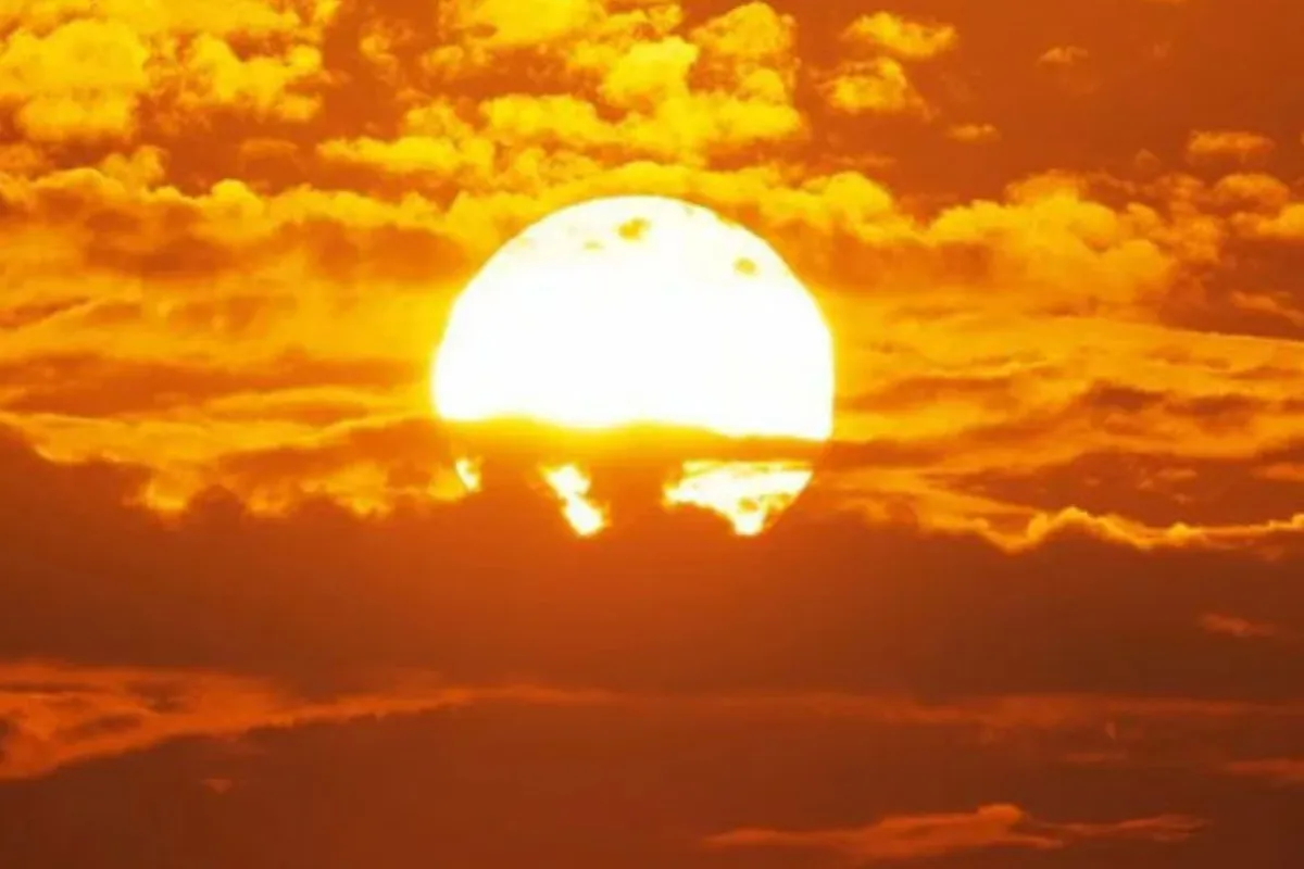 Karachi Weather Update: Intense Sunshine & 41°C RealFeel Expected