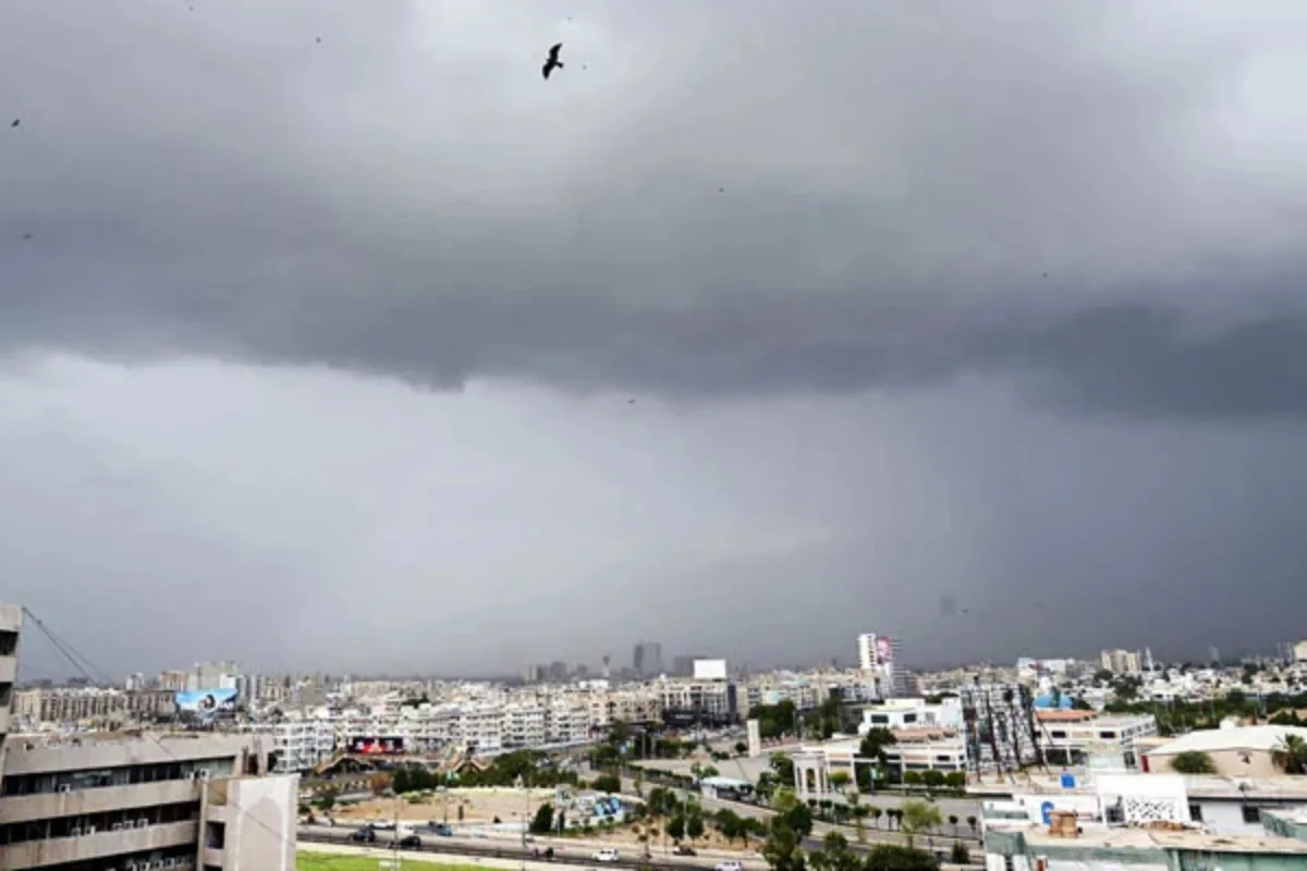 Karachi Weather Update: High Temperatures & Low Rain Chances