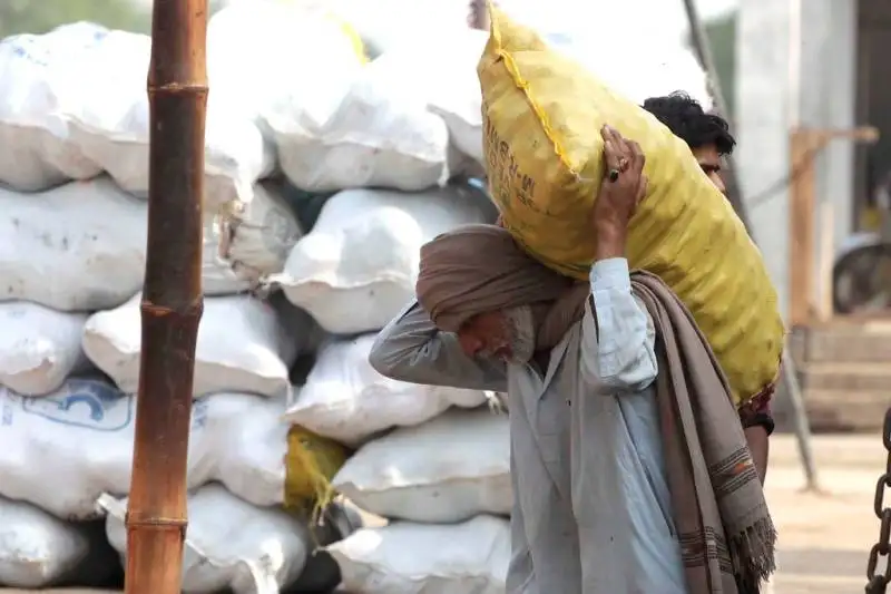 Pakistan Observes International Labour Day Today to Honour Workers