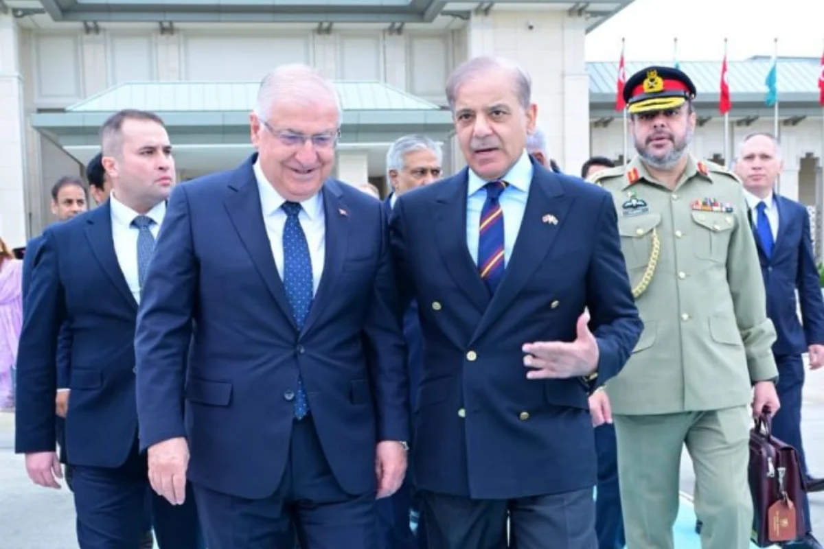 PM Shehbaz Sharif Departs for Iran After Concluding Visit to Turkiye