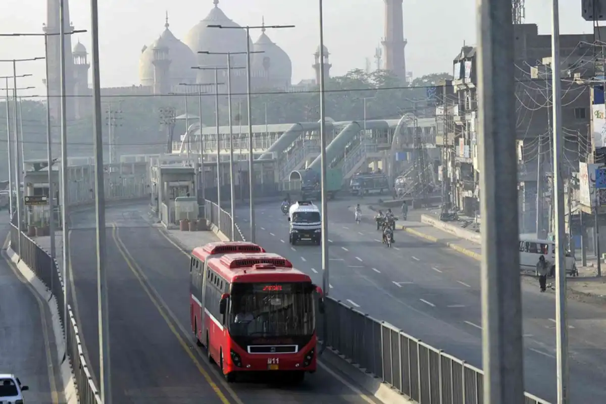 Lahore Weather Today: Scorching 38°C with Rising Clouds Ahead