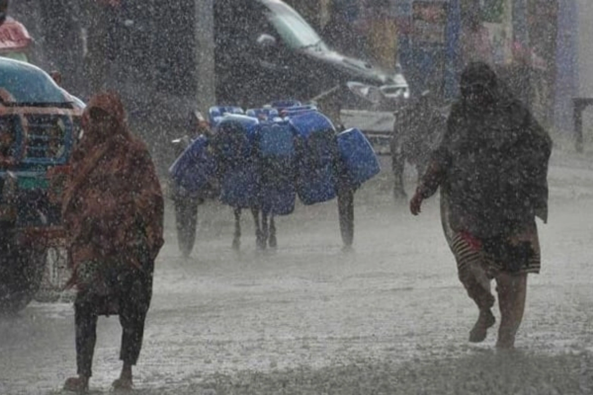 PMD Forecasts Strong Winds, Storms, Rain Starting Tomorrow