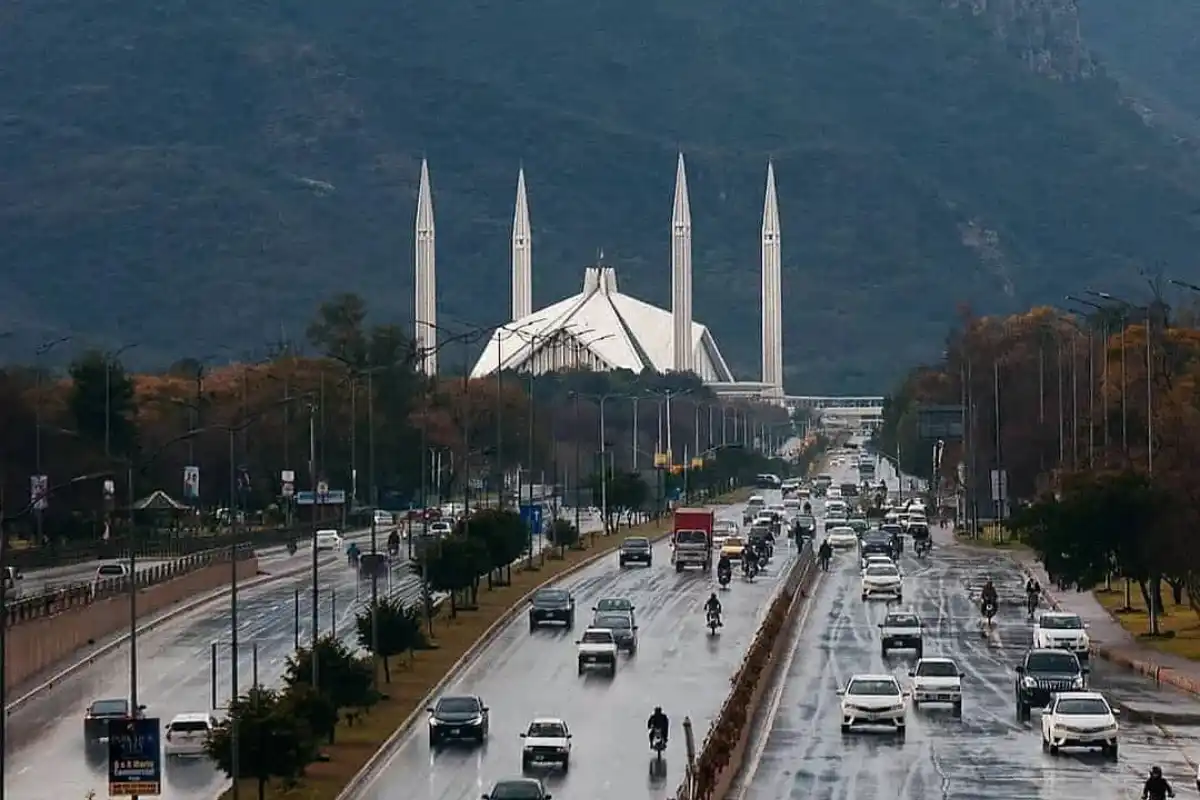 Islamabad Weather Today: Heat Builds as Clouds Gather