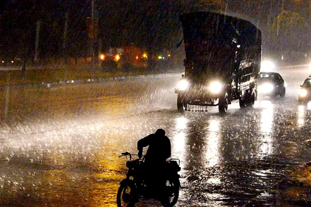 Rain expected in Karachi next week, says Met office