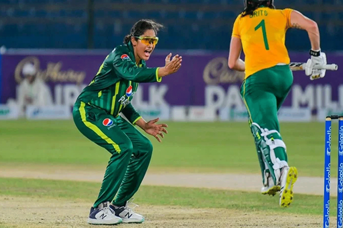 Sadia Iqbal returns to No 1 on ICC Women’s T20I bowling chart