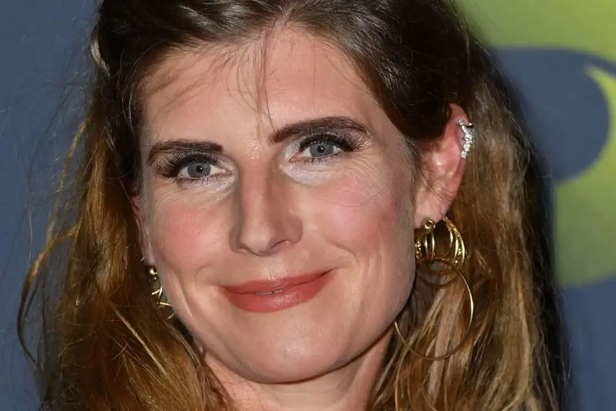 Amanda Owen Set to Release First Children’s Book ‘Christmas Tales From The Farm’