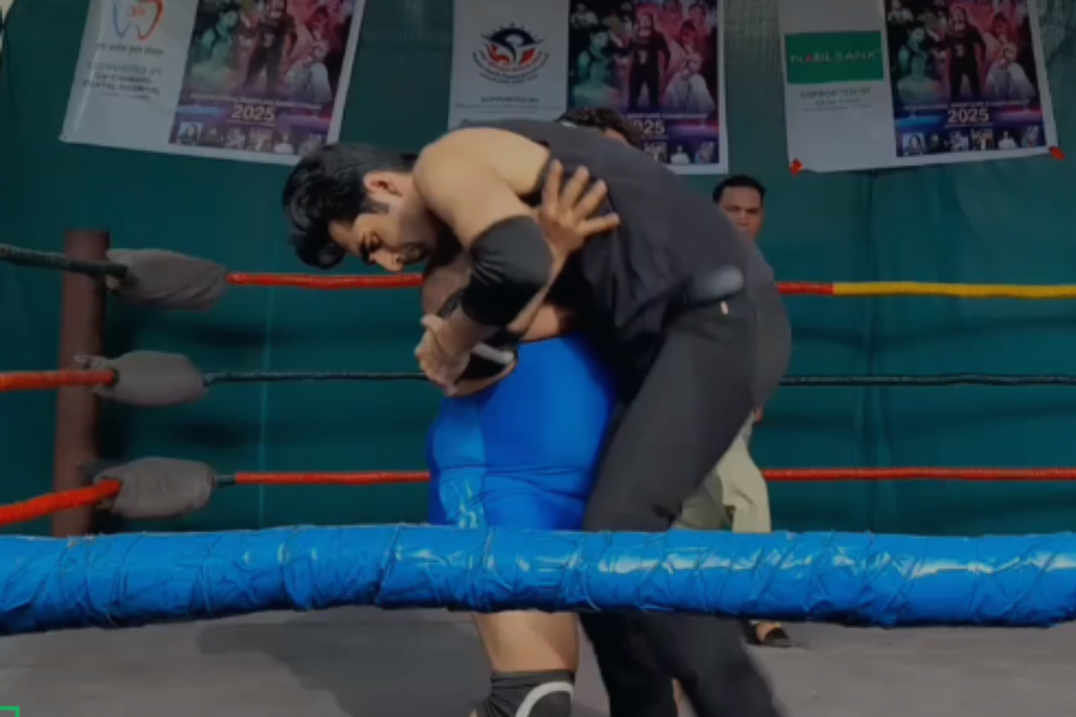 Pakistani Wrestler Athar Zahid Defeats Indian Wrestler Samrat Virendra at International Championship