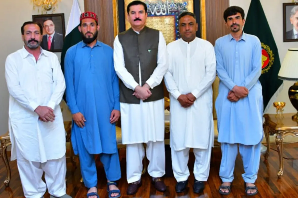 KP Governor Awards Umrah to Youths Who Saved Tourists in Swat