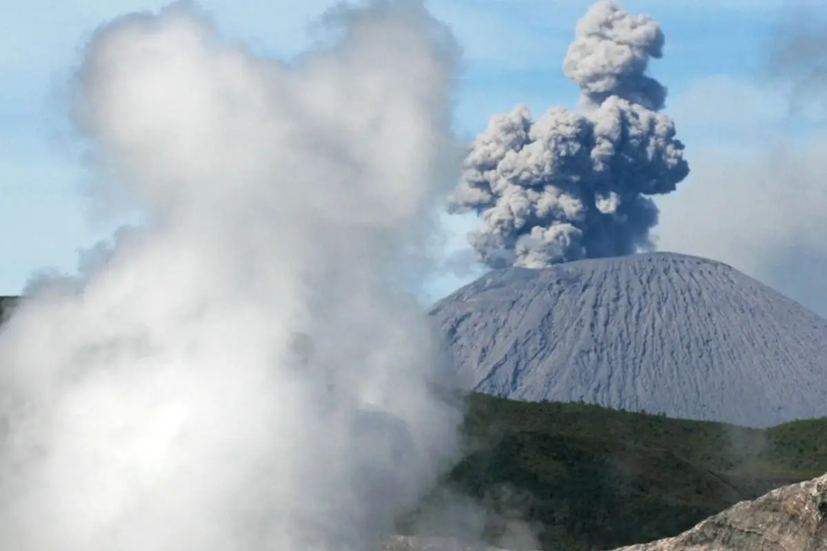 Lewotobi Volcano Erupts in Indonesia, Forcing Emergency Evacuations