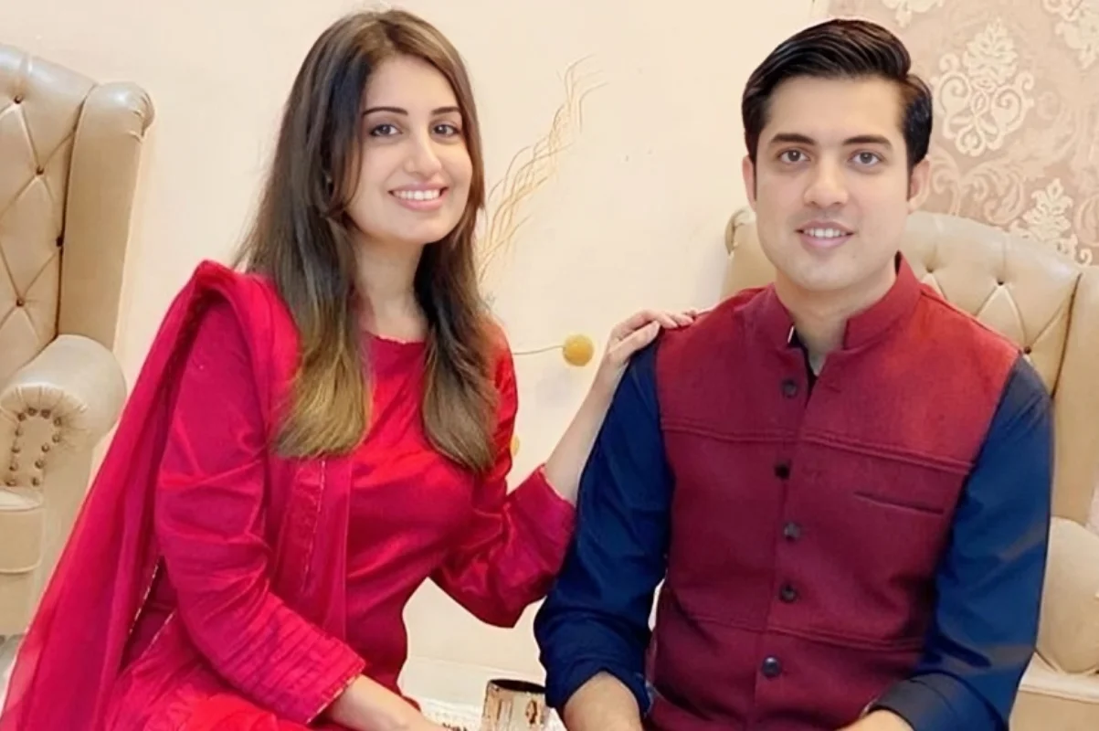 Netizens Slam Farah Iqrar Over Her Anniversary Post with Iqrar-ul-Hassan