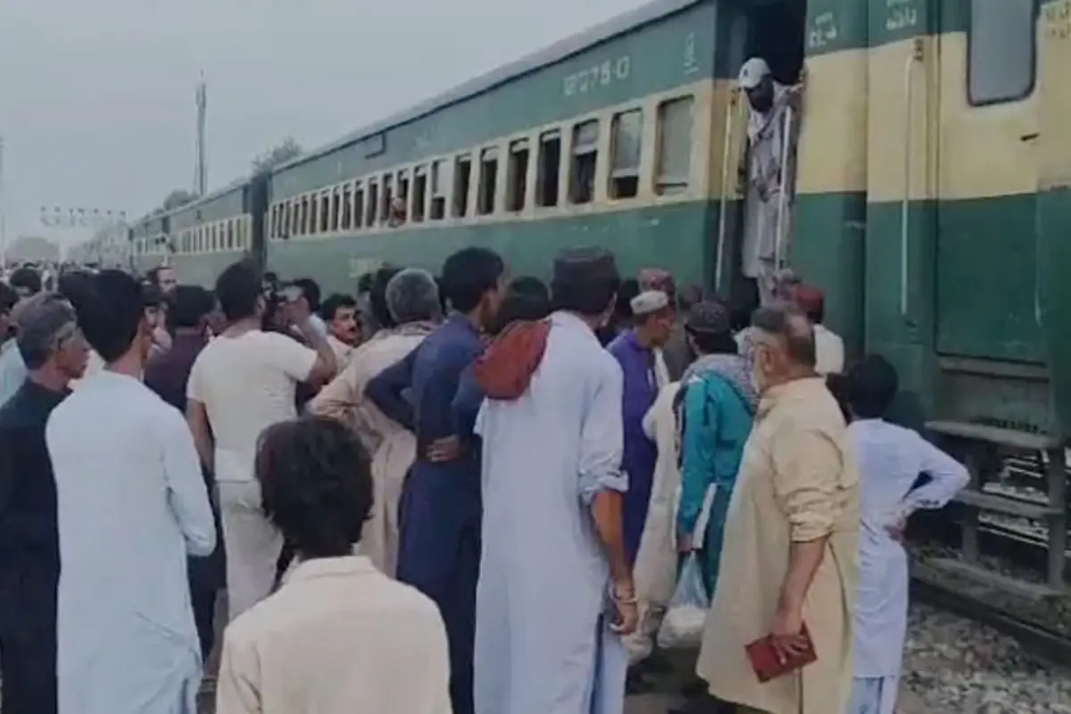 Jaffar Express Derails Near Jacobabad Following Track Explosion