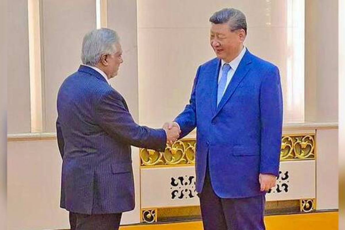 Ishaq Dar Meets Chinese President Xi, Reaffirms Commitment to Pakistan-China Ties