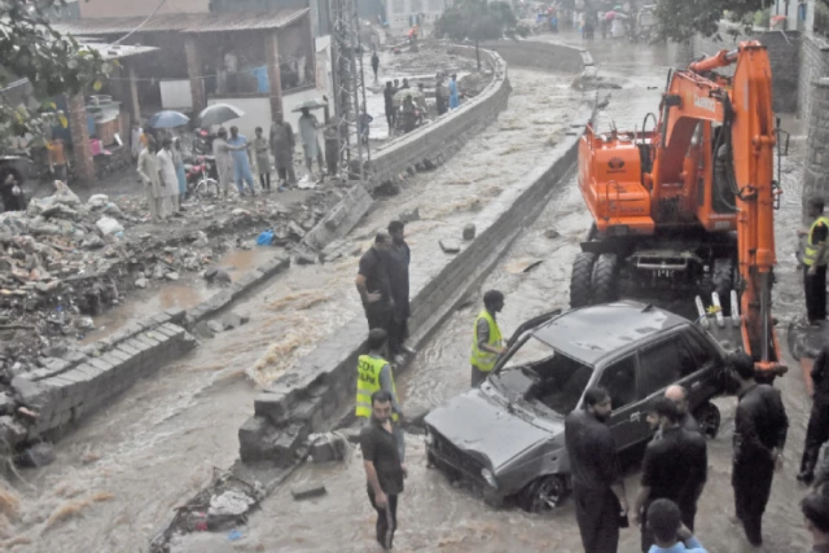 Monsoon Havoc Continues: Rain Hits Twin Cities, Chakwal Issues Alert, Gilgit Flooded, Army Deployed