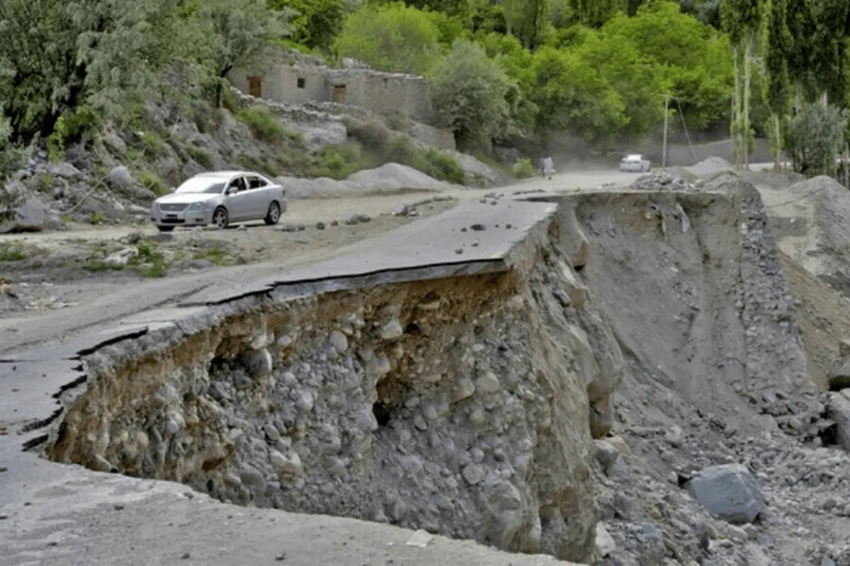 KKH Shut Down Again Due to Landslides, NDMA Issues Alert