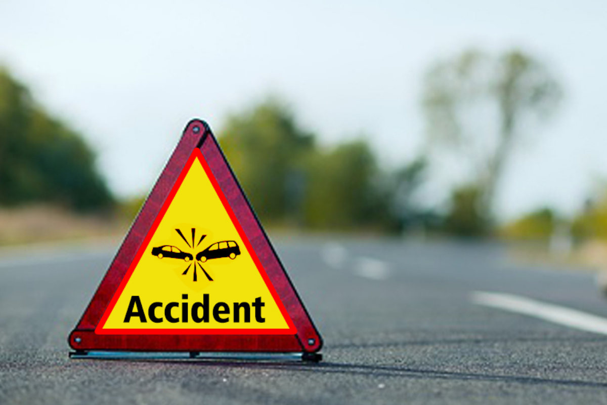 Fatal Bus Accident on M-2 Motorway in Chakwal: 7 Killed, 20 Injured