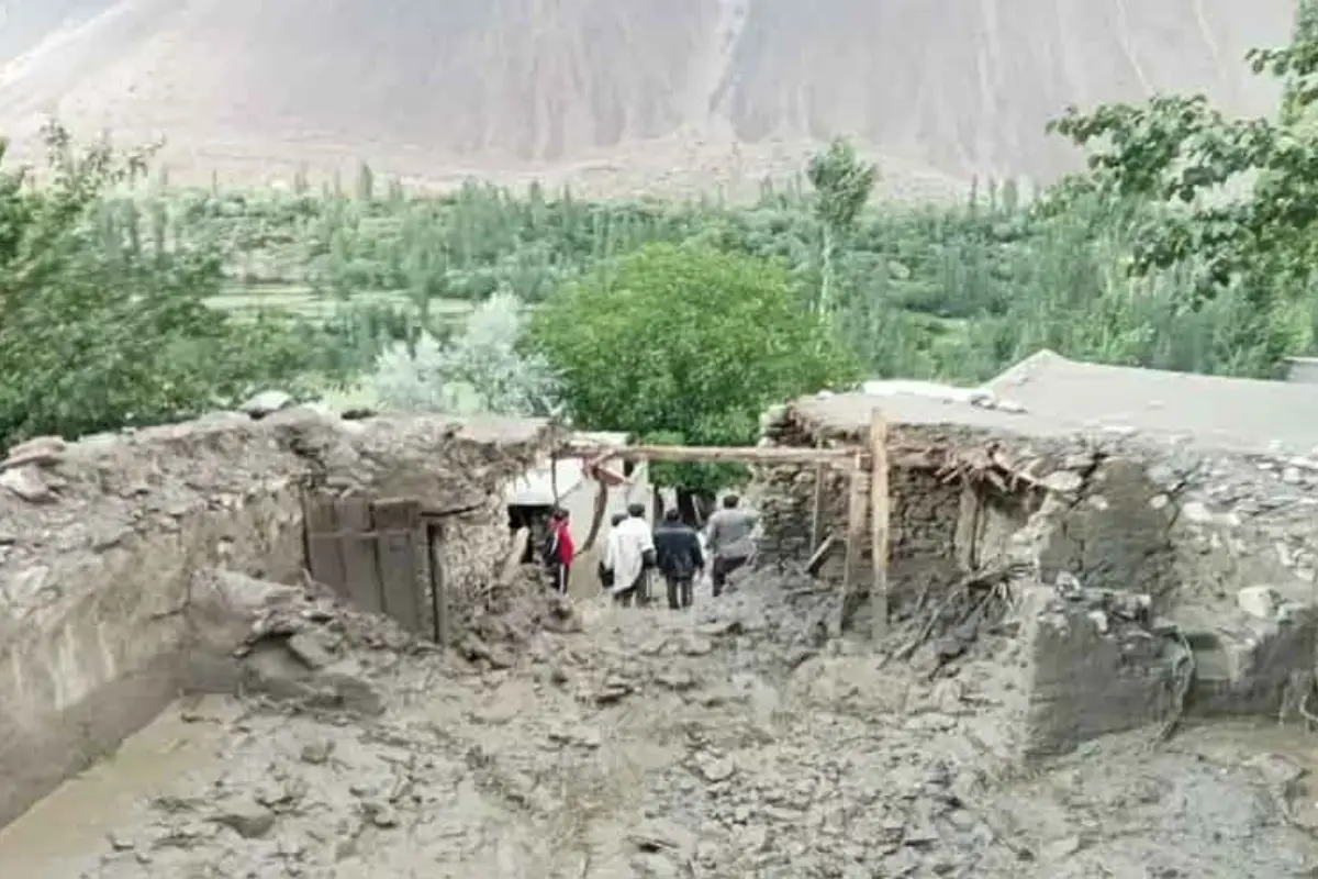 9 Dead, 500 Homes Lost, 300 Rescued as Flash Floods Hit GB