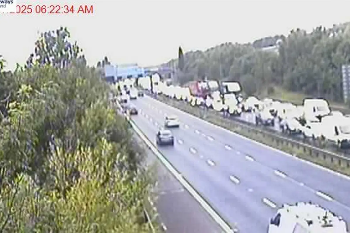 M60 LIVE: Crash Near Stockport Triggers 90-Minute Delays and Six-Mile Queues