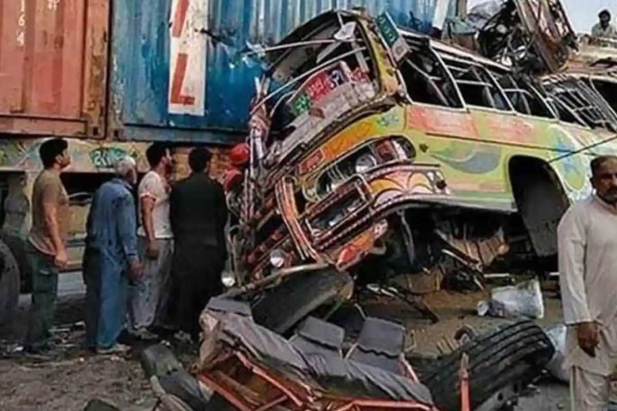 Six die, 18 injured in fatal bus-trawler accident near Muzaffargarh