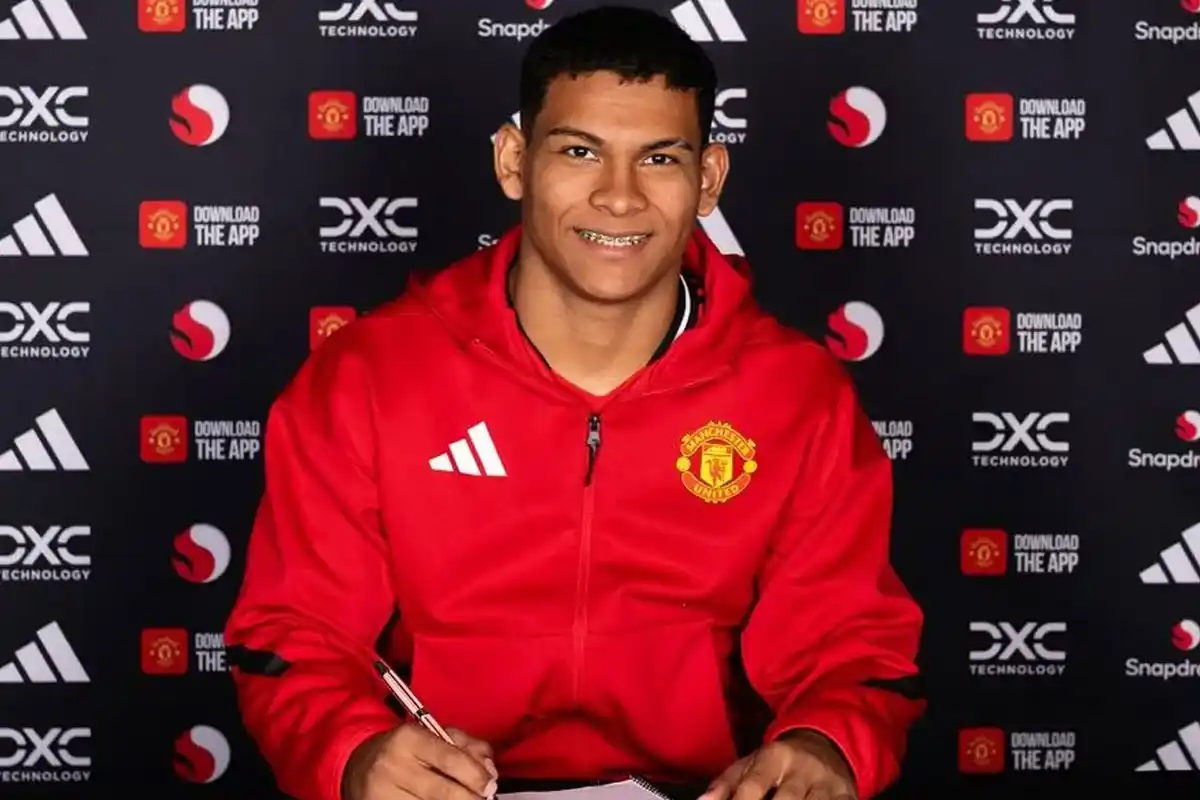 Who is Diego Leon? Manchester United complete signing of teenage defender