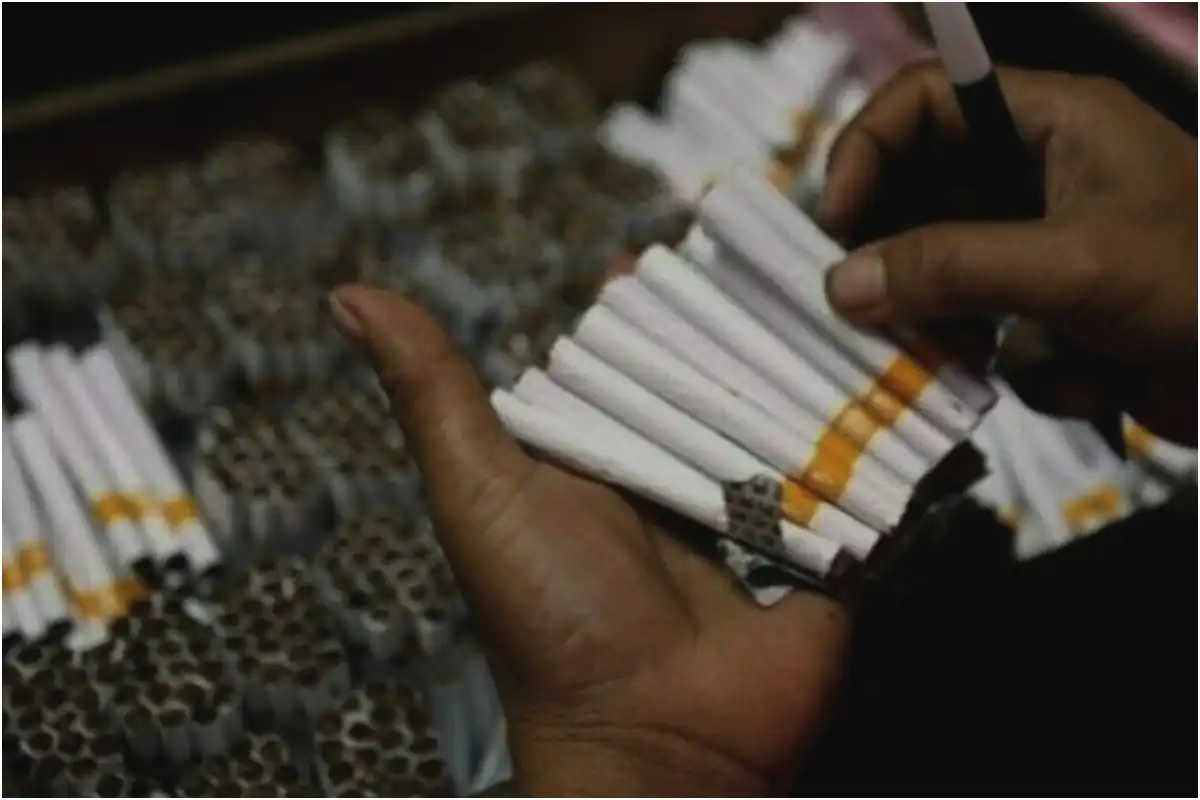 FBR Officers Given Legal Power to Seize Smuggled Cigarettes