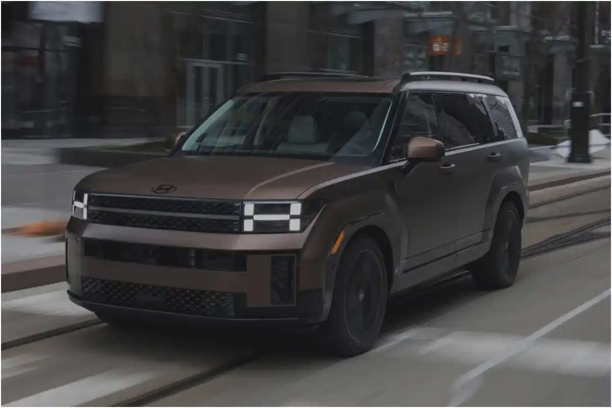 Hyundai Santa Fe Gets Price Cut – Save Up to Rs700,000 Under Limited Offer