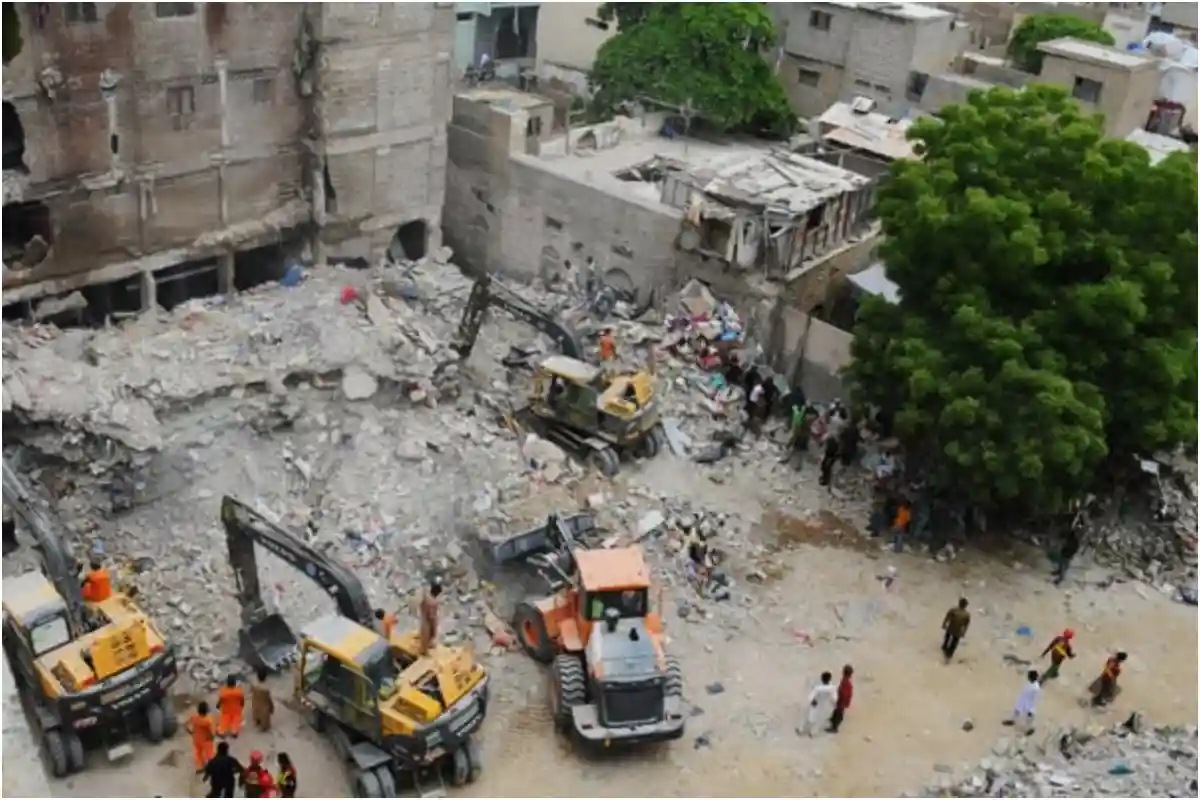 Lyari Building Collapse: 60-Hour Rescue Ends, 27 Dead as Crackdown on Unsafe Structures Begins