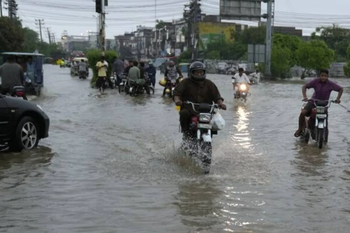 New Monsoon Spell Hits Pakistan: Heavy Rains, Floods Alerts Issued for Multiple Regions