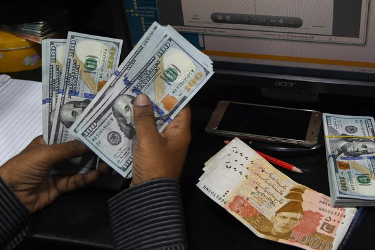 Pakistan Sees 26.6% Jump in Remittances to $38.3 Billion, Up 27%